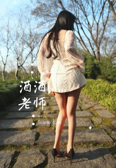 欧美短靴大衣街拍_超清高清完整版